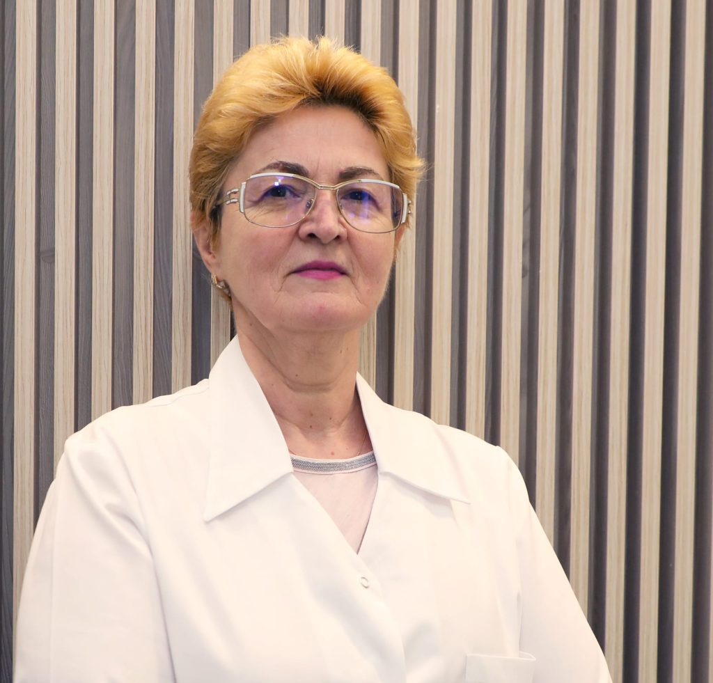 Portrait of Dr. Mihaela Dumitrescu
