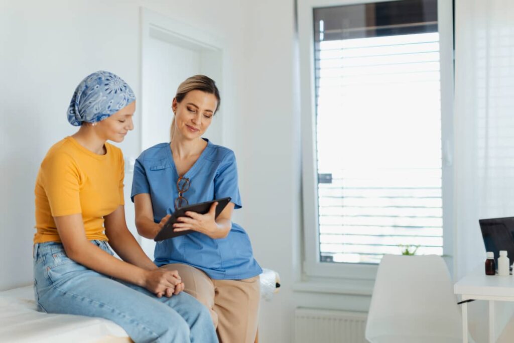 De ce să alegi Oncologia de la M Hospital? Pentru îngrijiri multidisciplinare și pentru că medicii noștri vor fi alături de tine, la propriu, pe toată durata terapiei